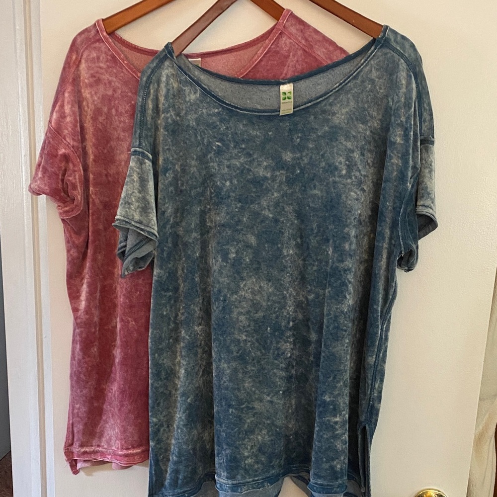 GreenTea Washed Blue Short-Sleeve Tee with Washed Pink Tee Pair